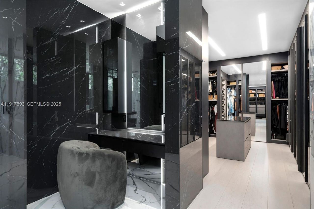 342 S Parkway, Golden Beach, FL 33160 Photo