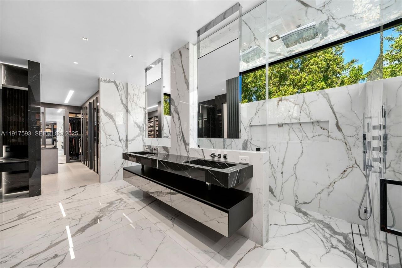 342 S Parkway, Golden Beach, FL 33160 Photo