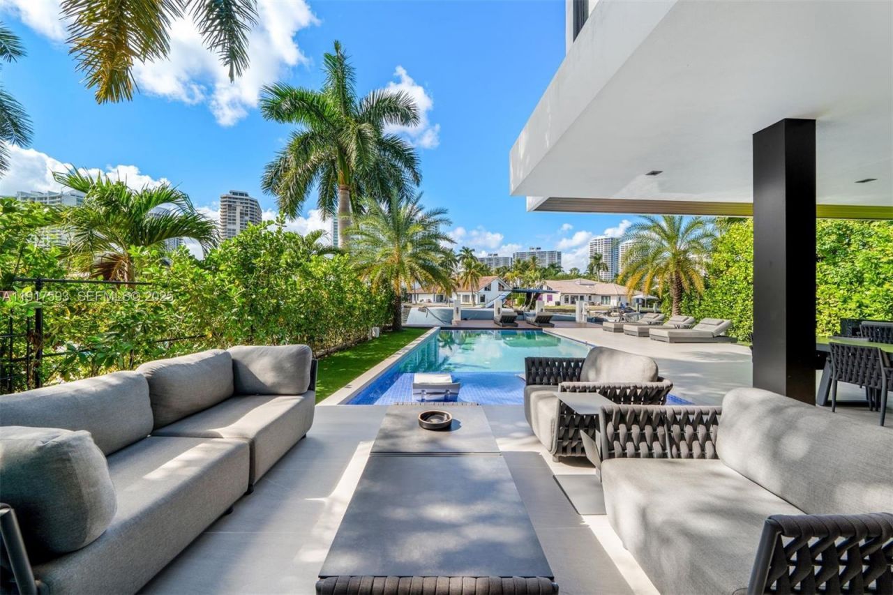 342 S Parkway, Golden Beach, FL 33160 Photo