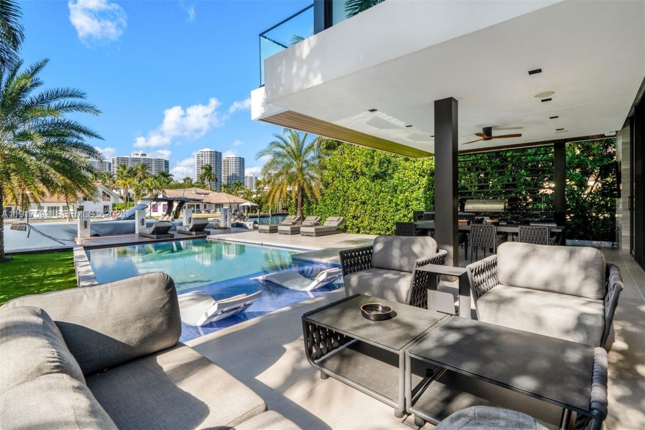 342 S Parkway, Golden Beach, FL 33160 Photo