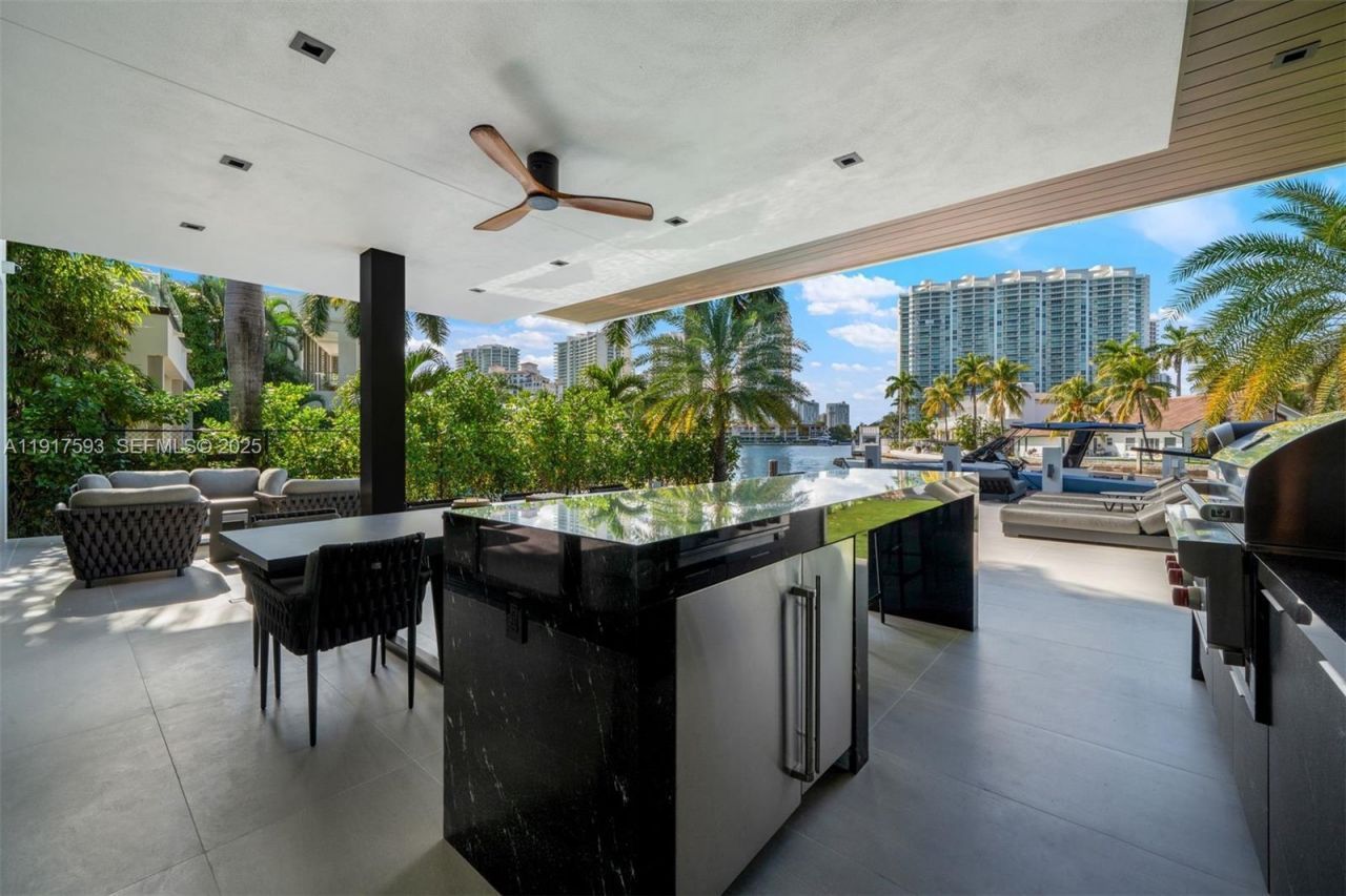 342 S Parkway, Golden Beach, FL 33160 Photo