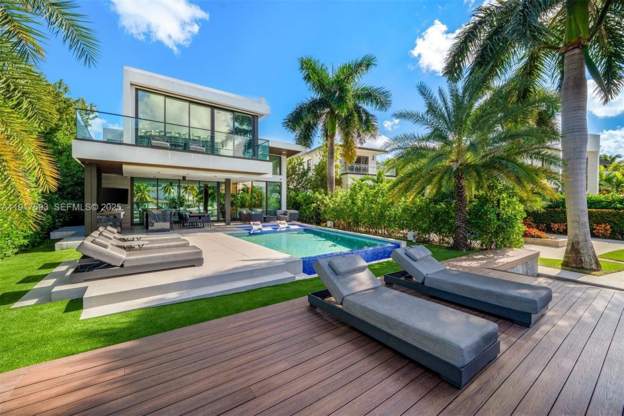 342 S Parkway, Golden Beach, FL 33160 Photo