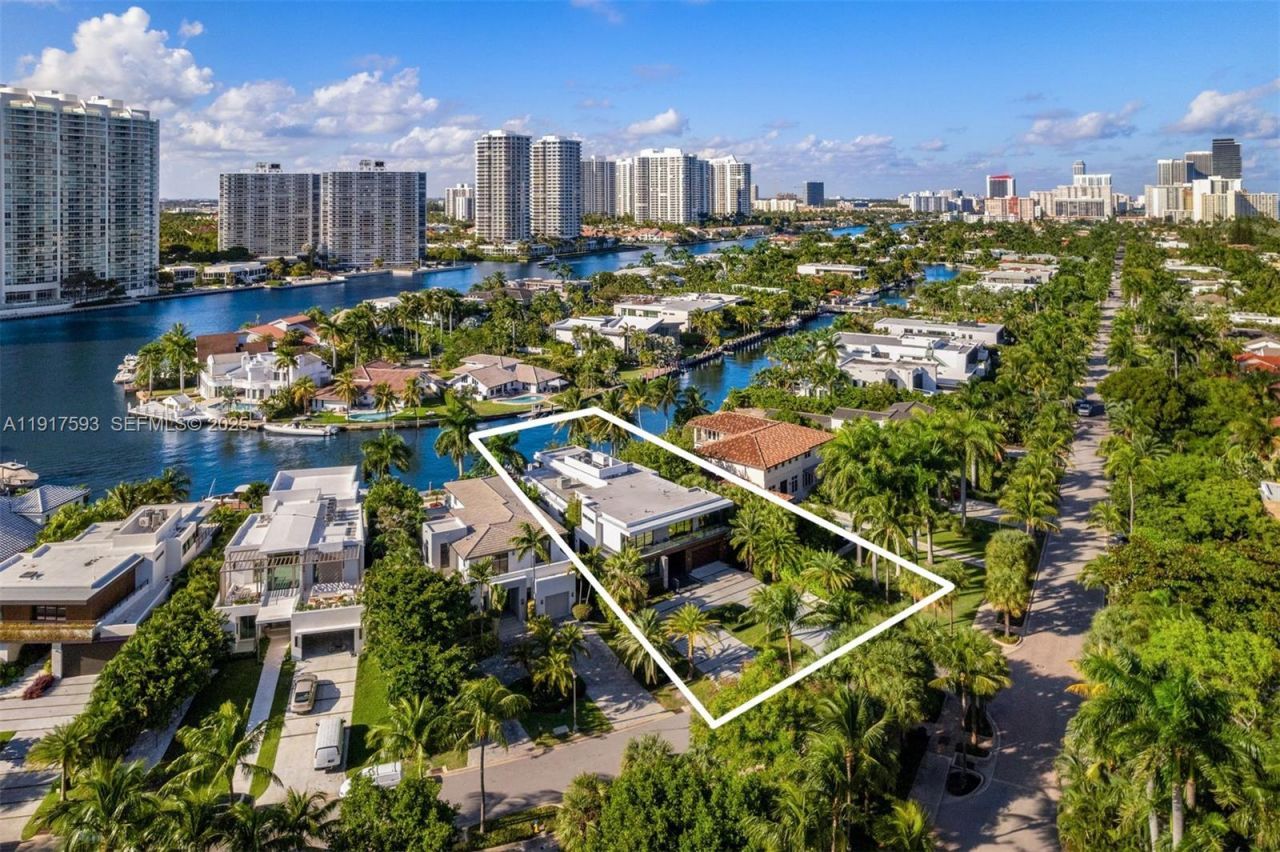 342 S Parkway, Golden Beach, FL 33160 Photo