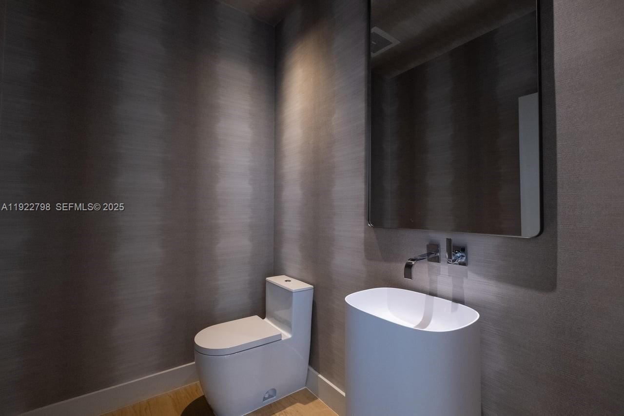 465 Brickell Ave, Unit 5701, Miami, FL 33131 Photo