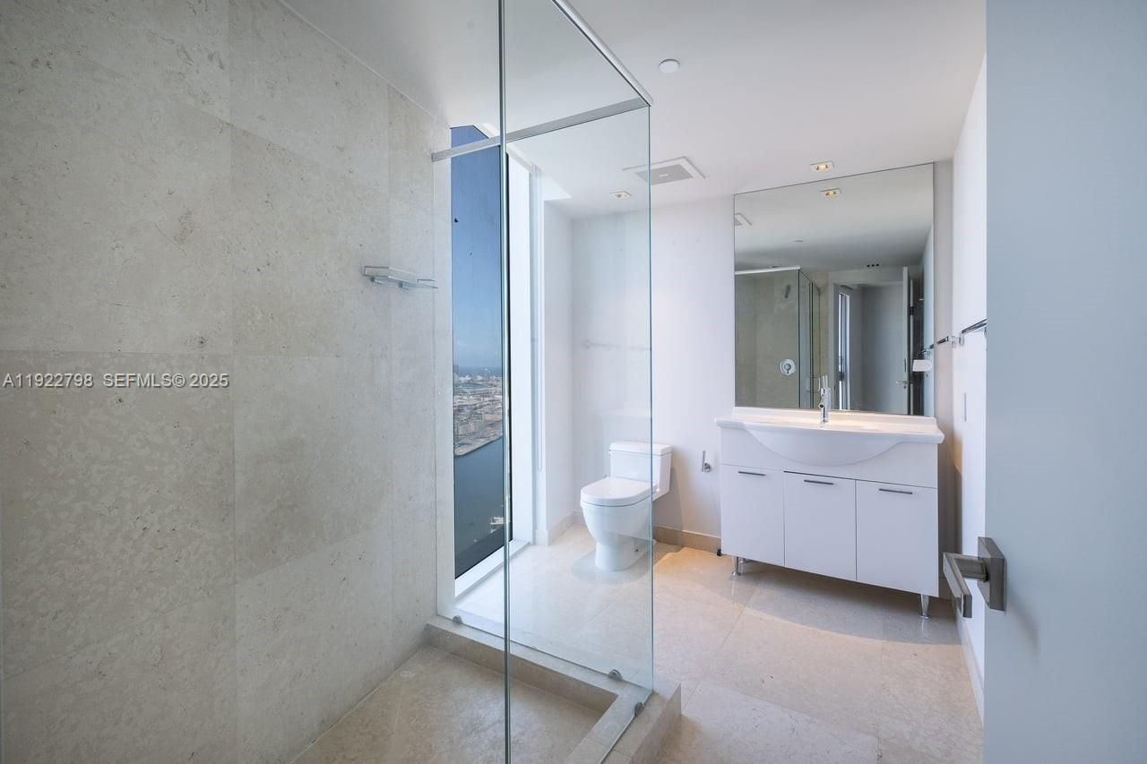 465 Brickell Ave, Unit 5701, Miami, FL 33131 Photo