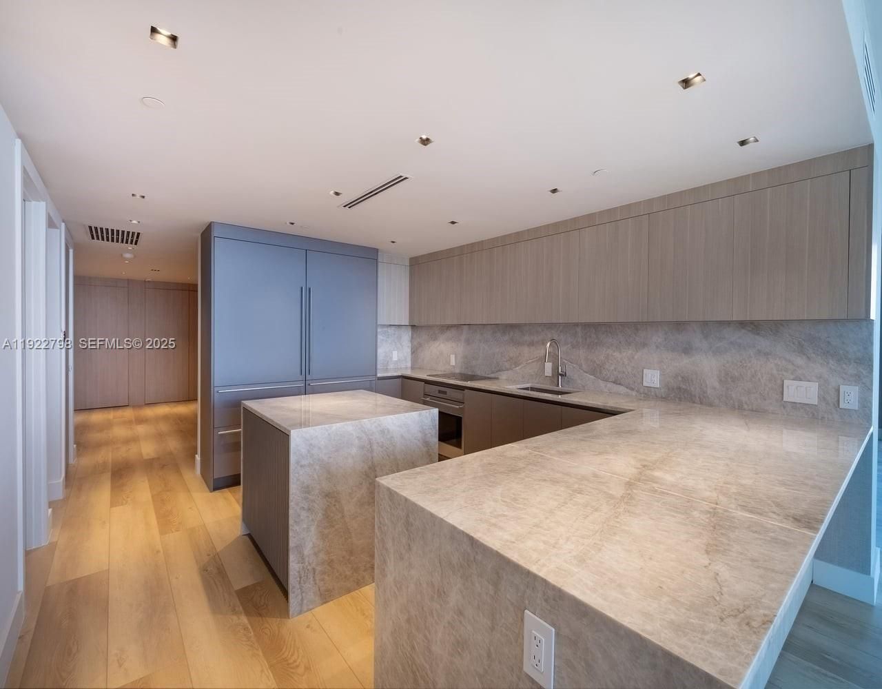 465 Brickell Ave, Unit 5701, Miami, FL 33131 Photo