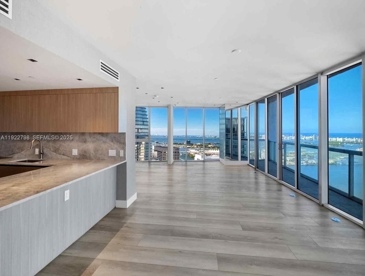 465 Brickell Ave, Unit 5701, Miami, FL 33131 Photo