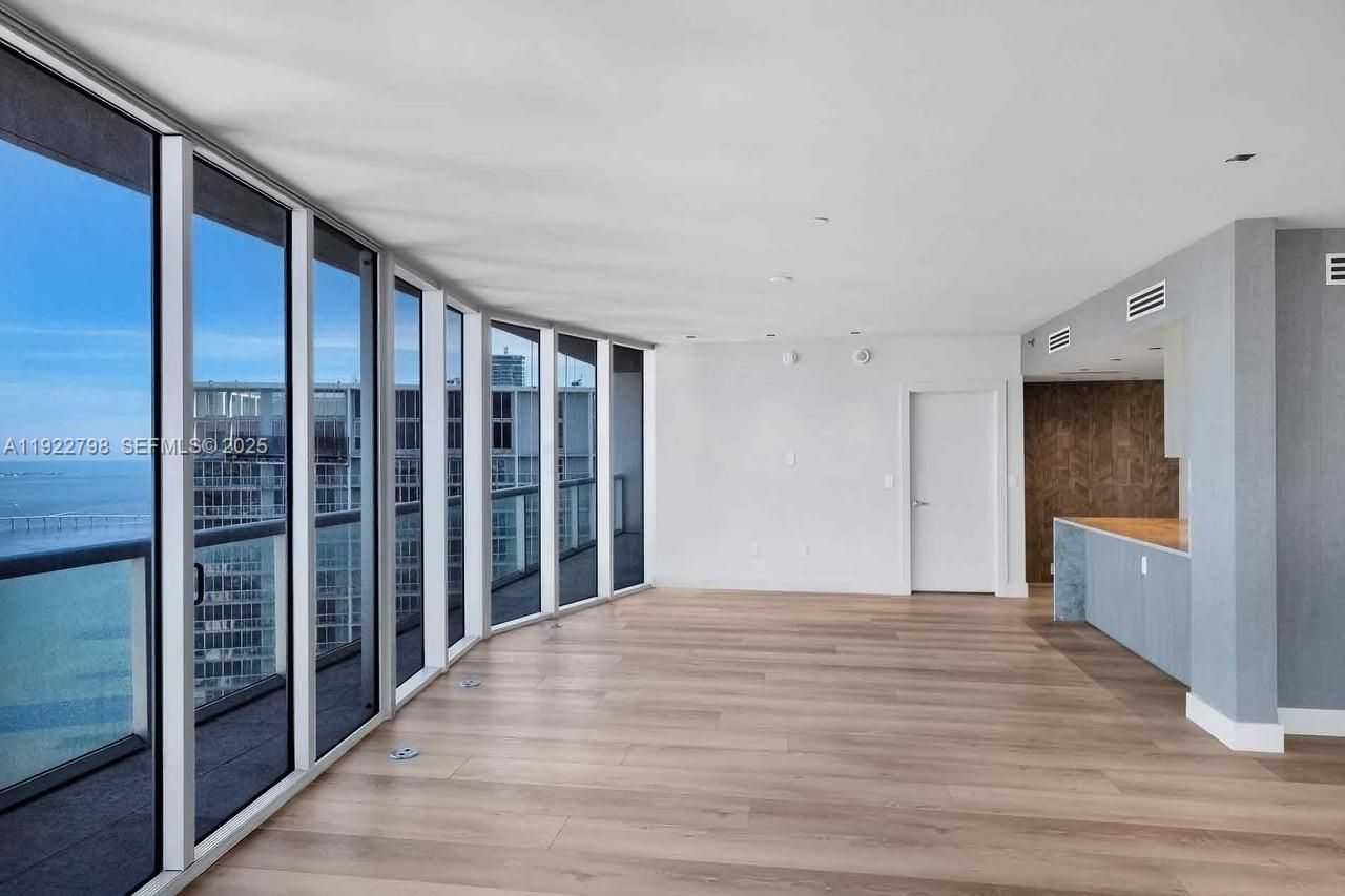 465 Brickell Ave, Unit 5701, Miami, FL 33131 Photo