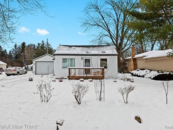 33503 Stocker Street, Farmington Hills, MI 48335