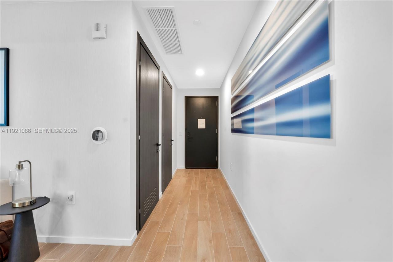 398 NE 5th St, Unit 3709, Miami, FL 33132 Photo