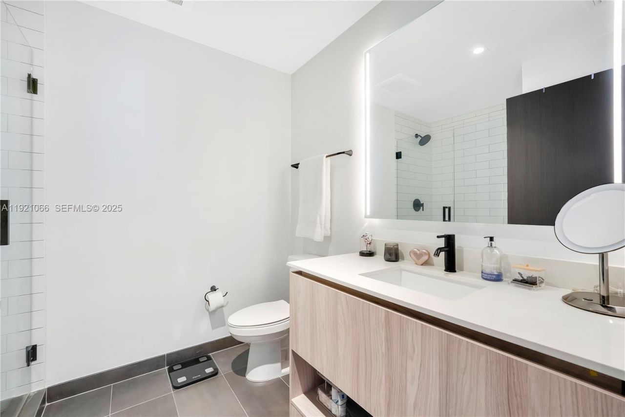 398 NE 5th St, Unit 3709, Miami, FL 33132 Photo