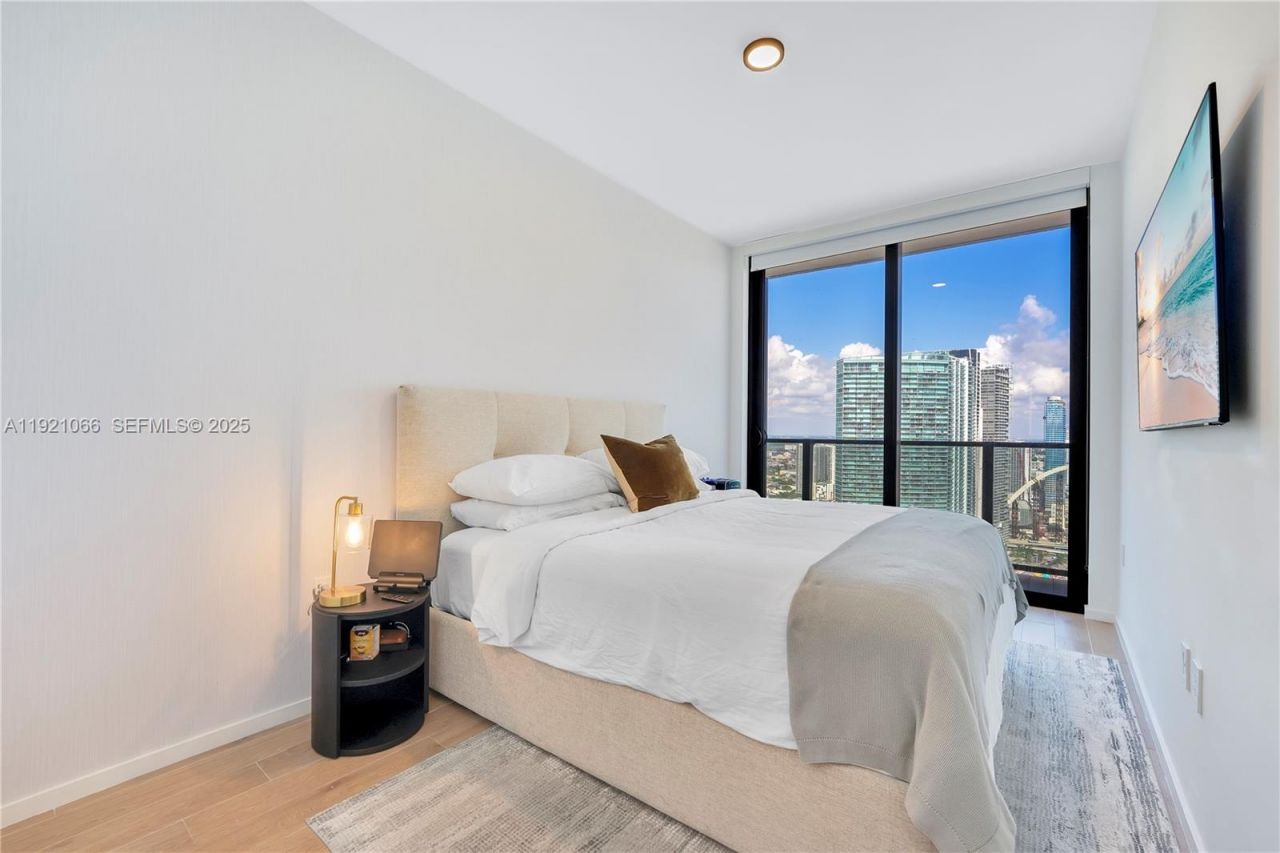 398 NE 5th St, Unit 3709, Miami, FL 33132 Photo