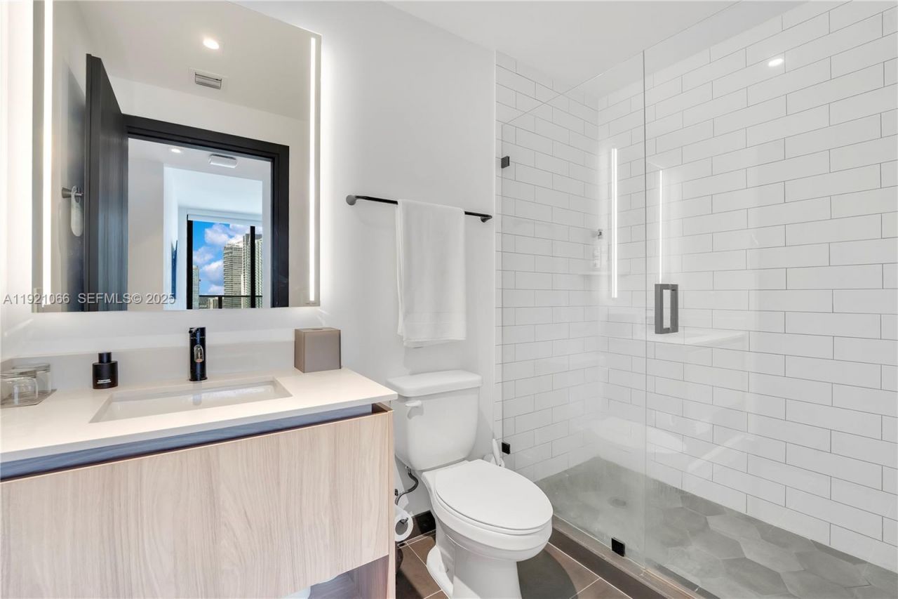 398 NE 5th St, Unit 3709, Miami, FL 33132 Photo