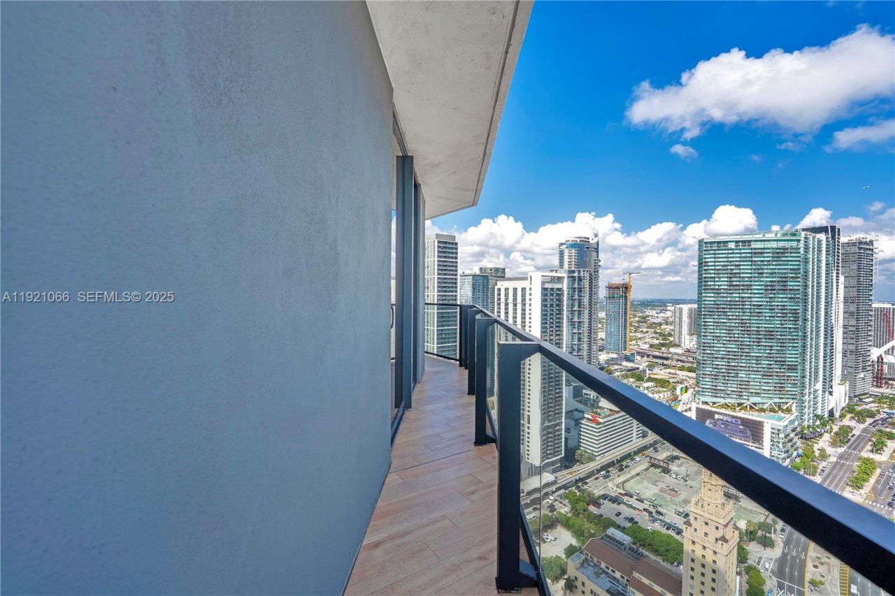 398 NE 5th St, Unit 3709, Miami, FL 33132 Photo