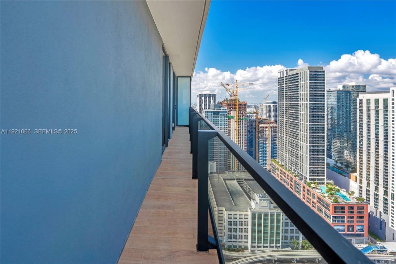 398 NE 5th St, Unit 3709, Miami, FL 33132 Photo