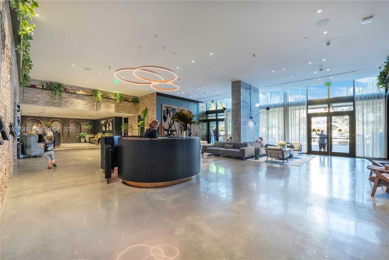 398 NE 5th St, Unit 3709, Miami, FL 33132 Photo