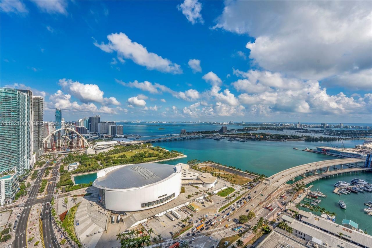 398 NE 5th St, Unit 3709, Miami, FL 33132 Photo