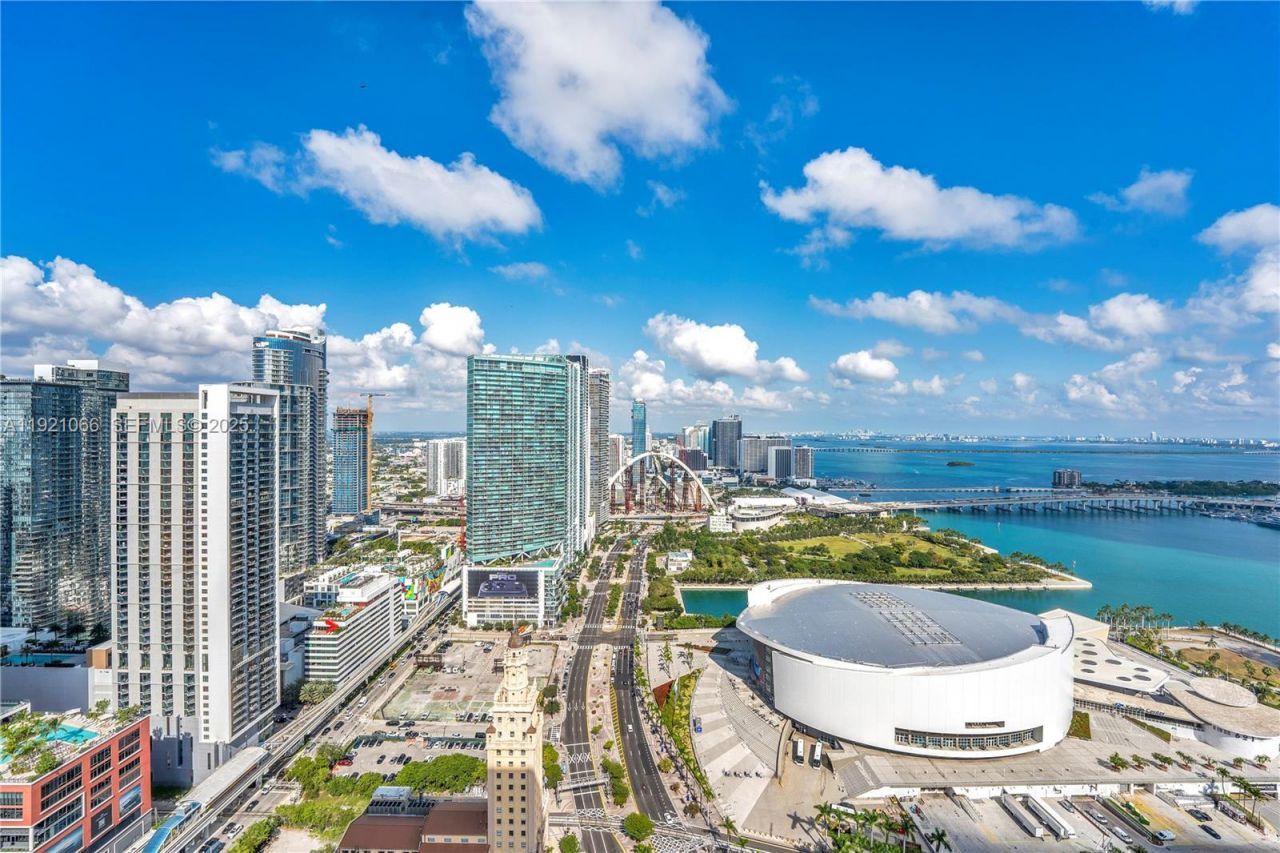 398 NE 5th St, Unit 3709, Miami, FL 33132 Photo