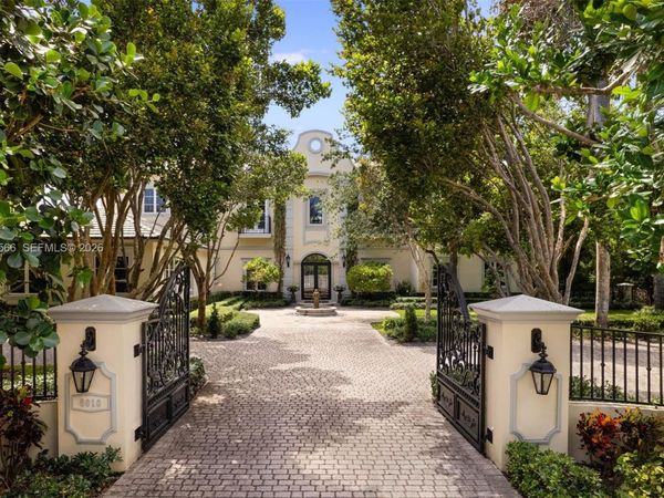 8010 Ponce De Leon Rd, Miami, FL 33143