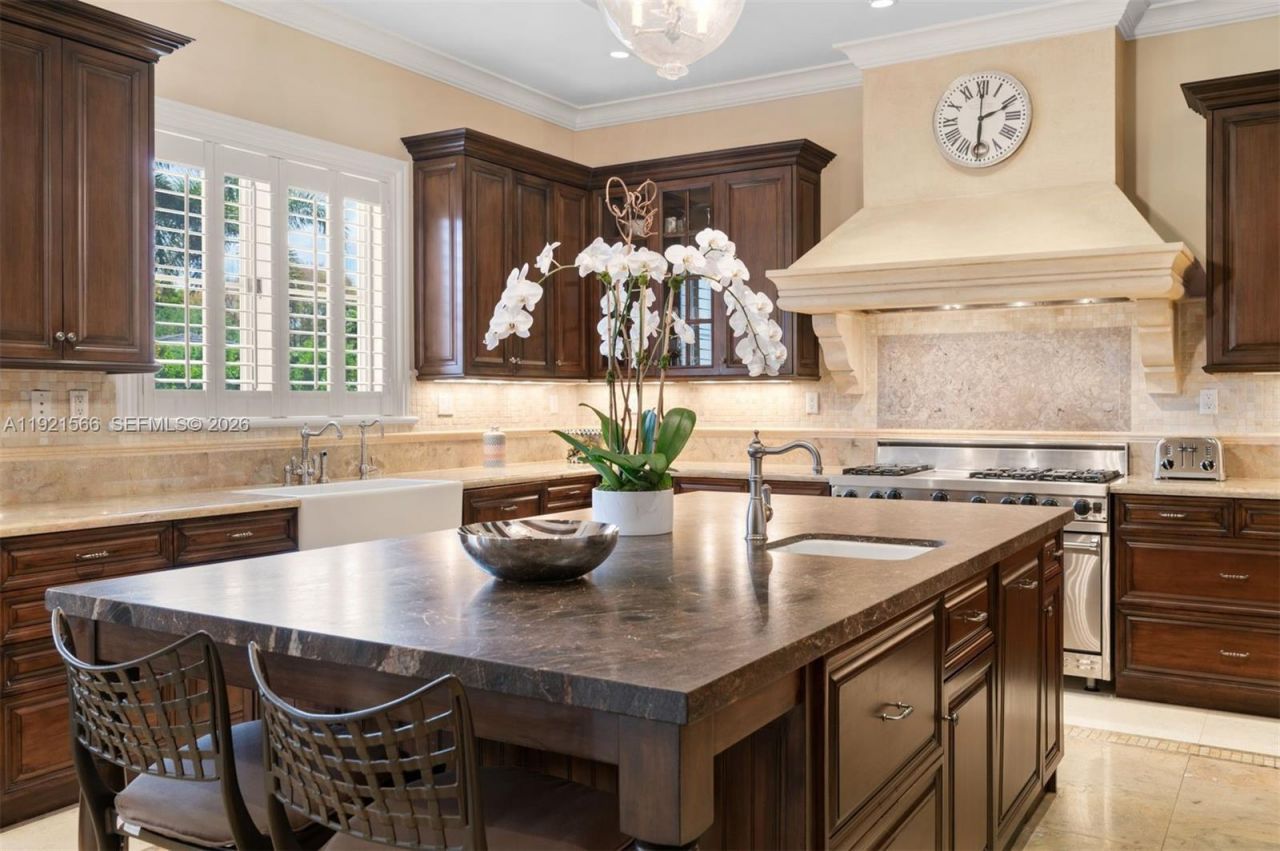 8010 Ponce De Leon Rd, Miami, FL 33143 Photo