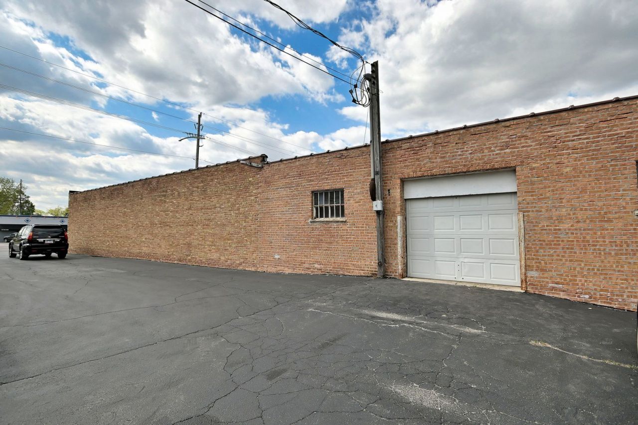 2345 N Mannheim Road, Leyden Township, IL 60164