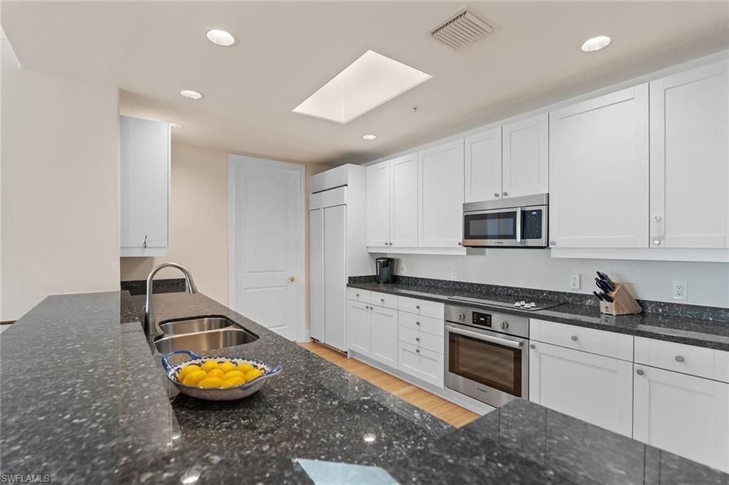 780 5th Ave S, Unit 306, Naples, FL 34102 Photo