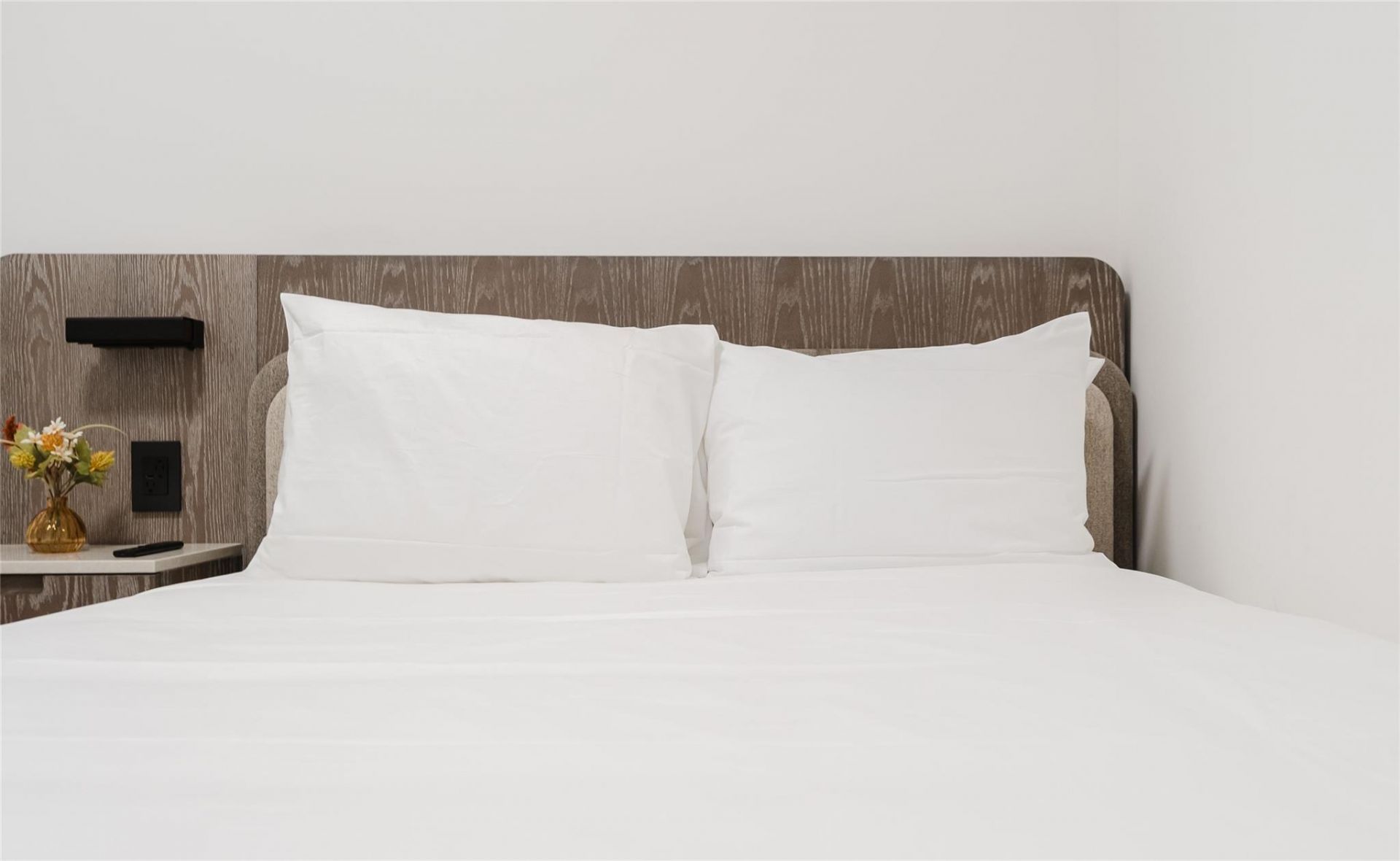 580 72nd Street, Unit 1413, Miami Beach, FL 33141 Photo