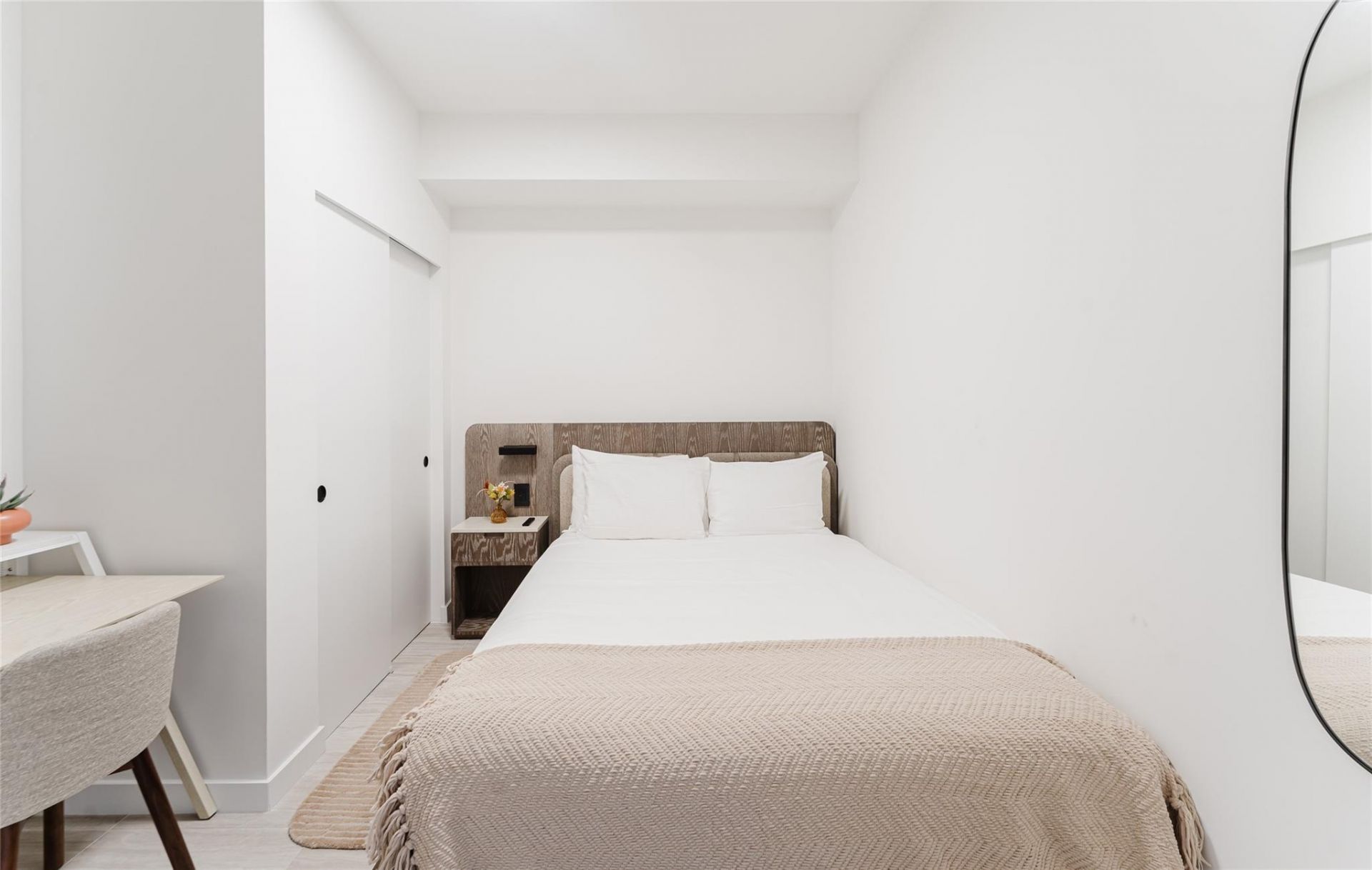 580 72nd Street, Unit 1413, Miami Beach, FL 33141 Photo