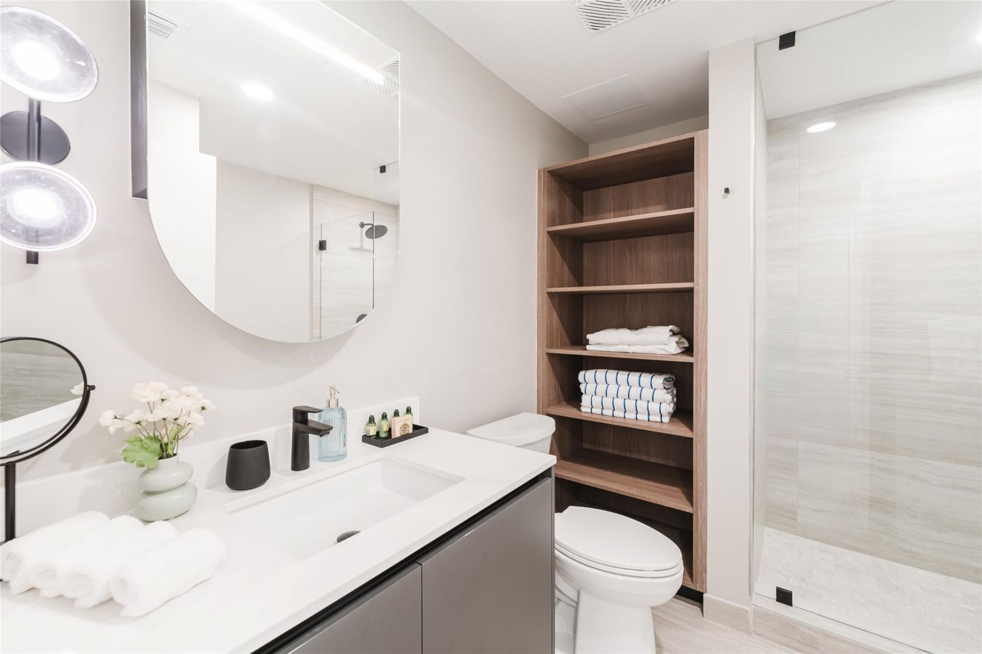 580 72nd Street, Unit 1413, Miami Beach, FL 33141 Photo