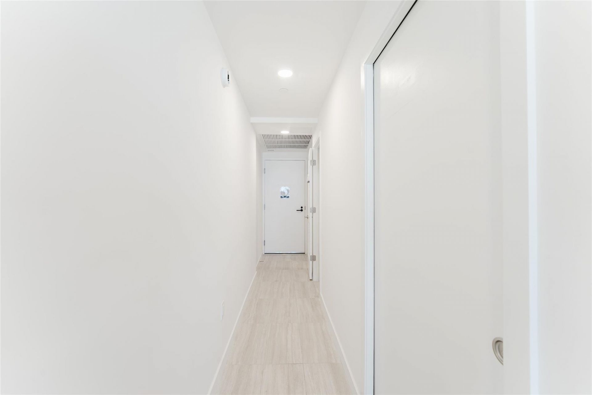 580 72nd Street, Unit 1413, Miami Beach, FL 33141 Photo