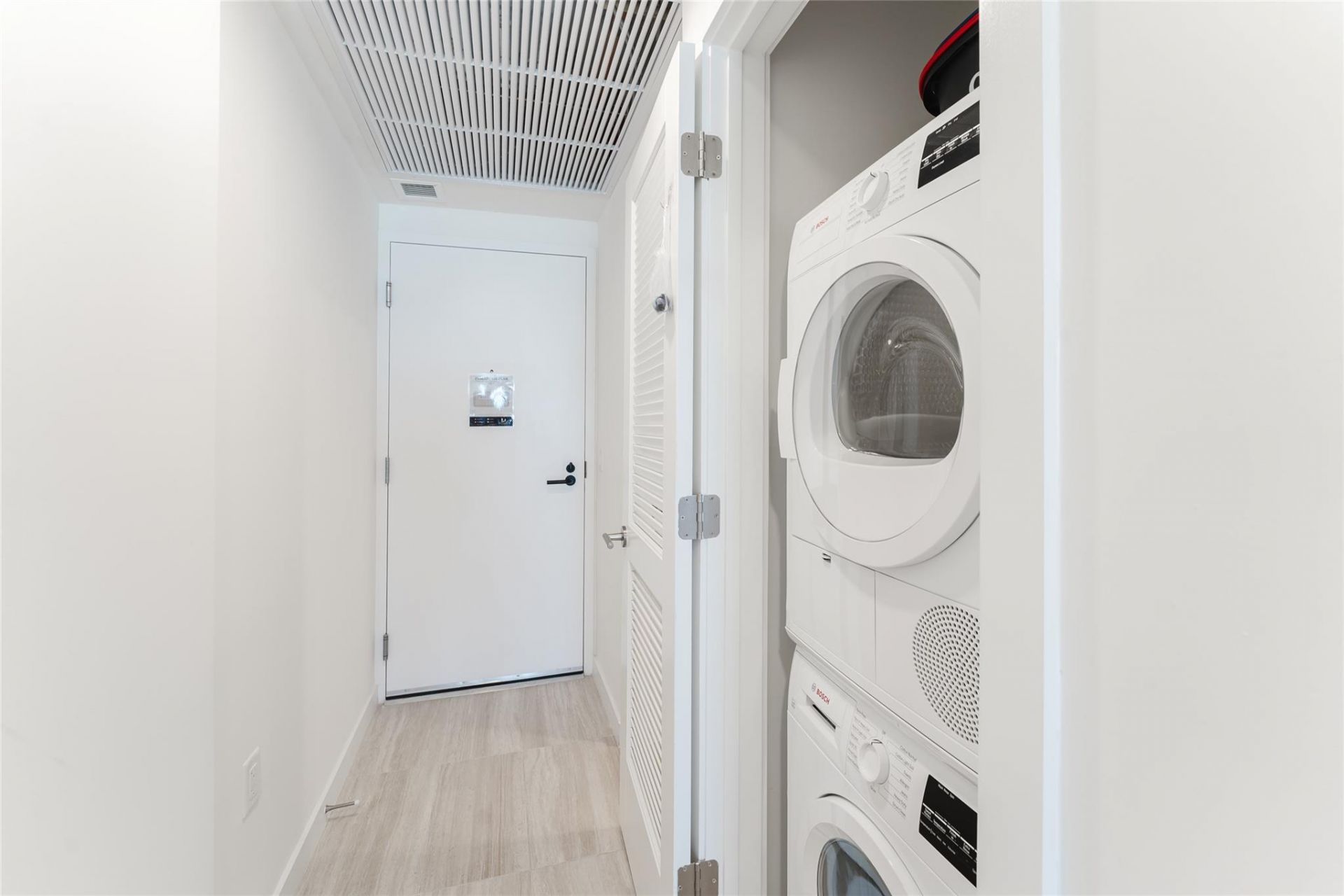 580 72nd Street, Unit 1413, Miami Beach, FL 33141 Photo