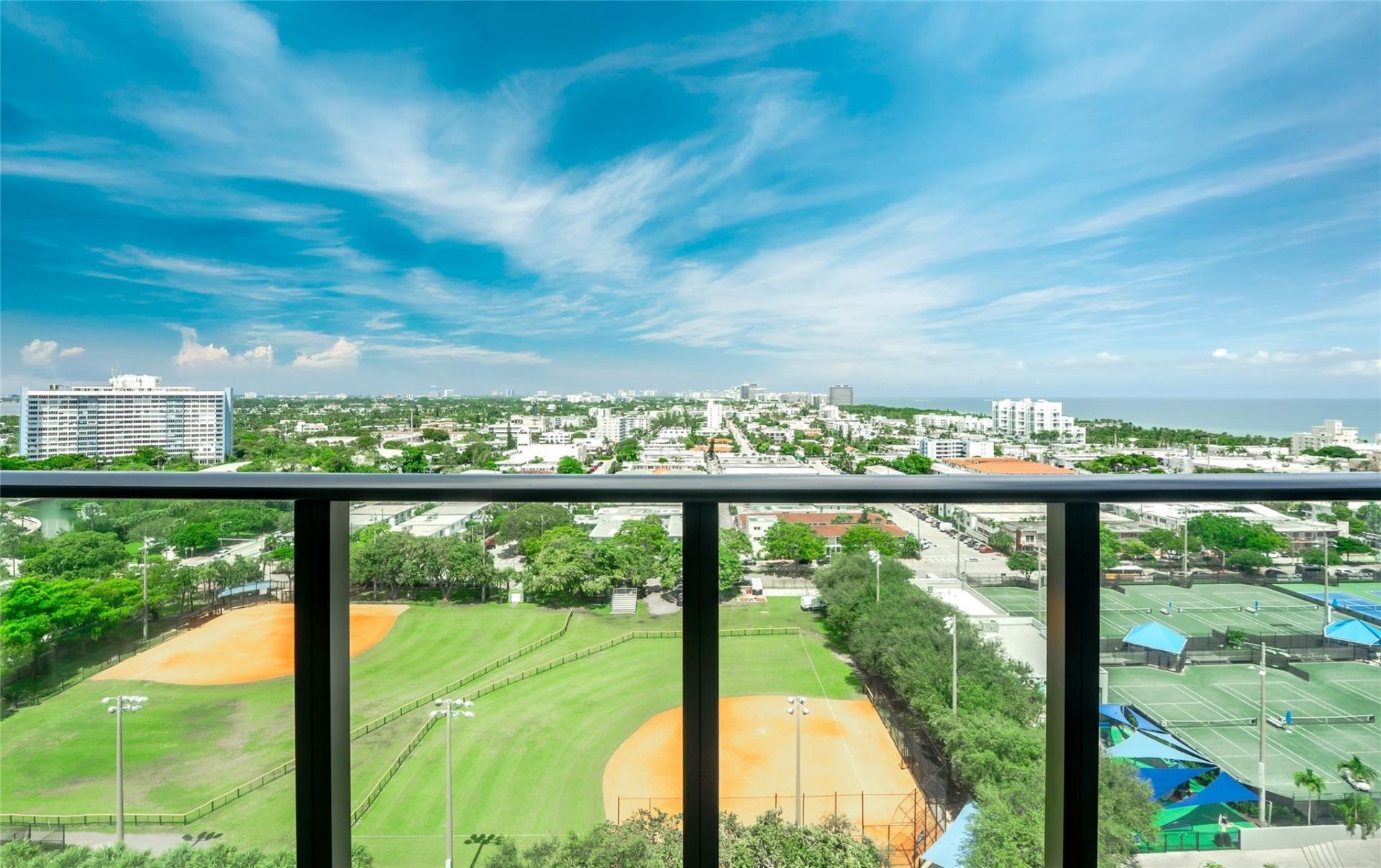 580 72nd Street, Unit 1413, Miami Beach, FL 33141 Photo