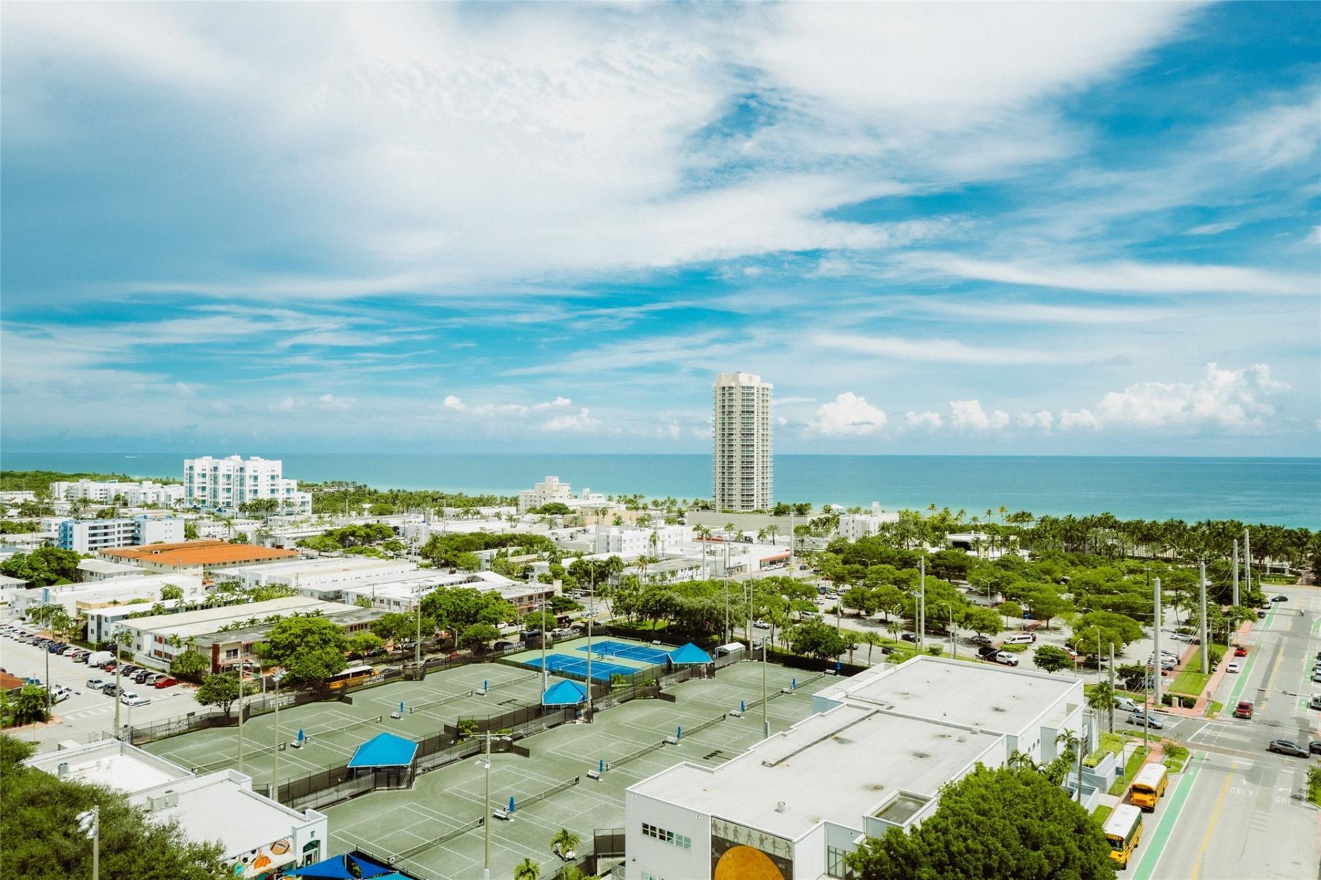 580 72nd Street, Unit 1413, Miami Beach, FL 33141 Photo