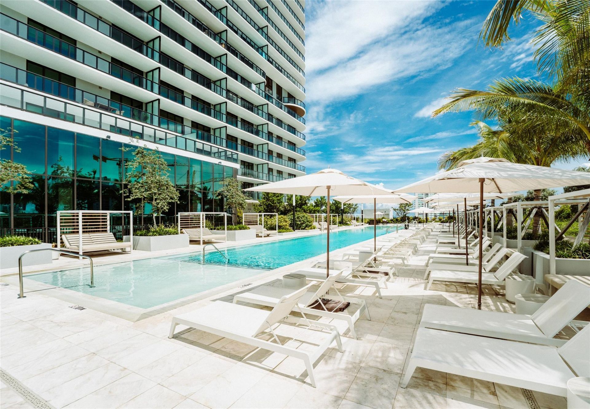 580 72nd Street, Unit 1413, Miami Beach, FL 33141 Photo