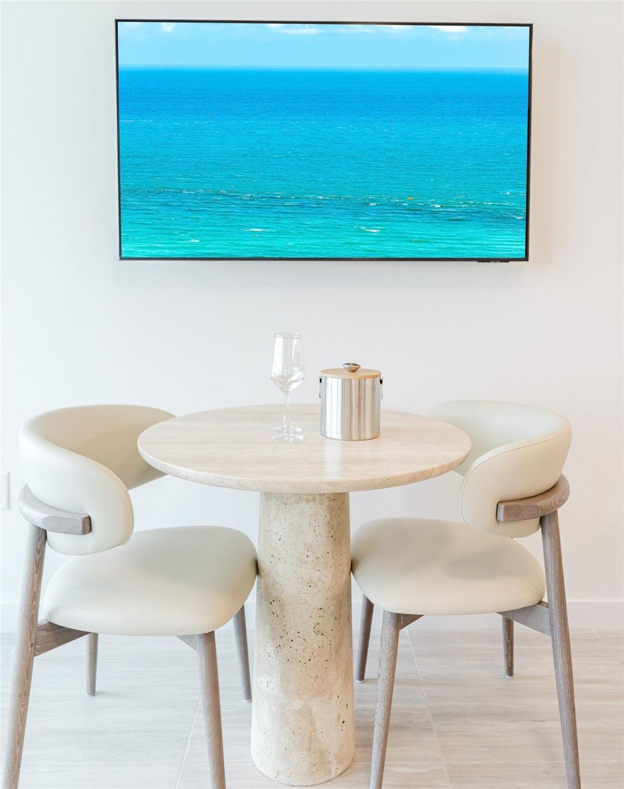 580 72nd Street, Unit 1413, Miami Beach, FL 33141 Photo