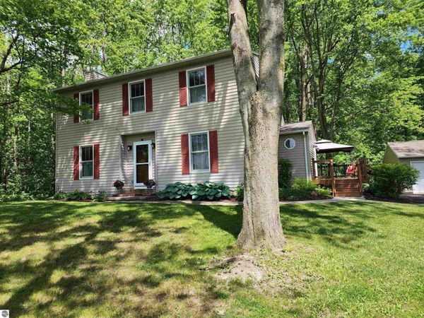 3400 Sturgeon Road N, Midland, MI 48640