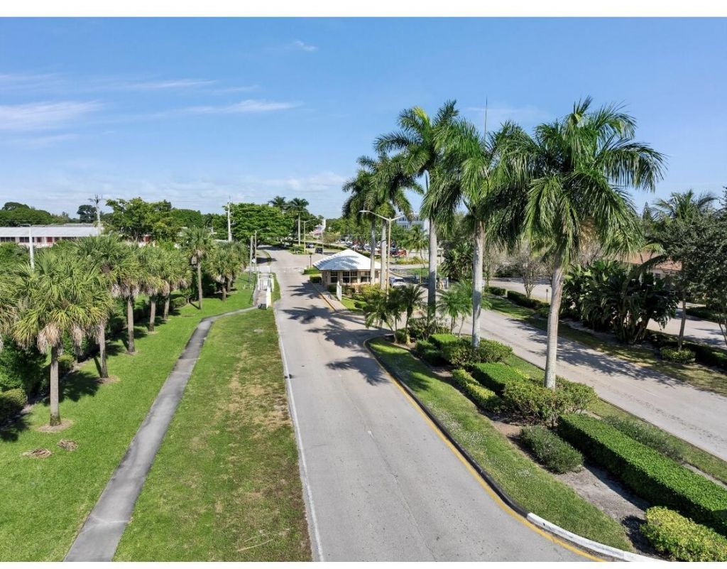 209 Northampton K, West Palm Beach, FL 33417 Photo