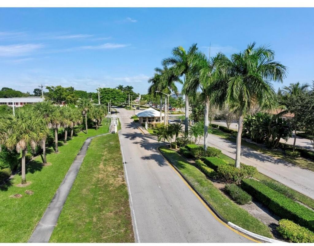 209 Northampton K, West Palm Beach, FL 33417 Photo