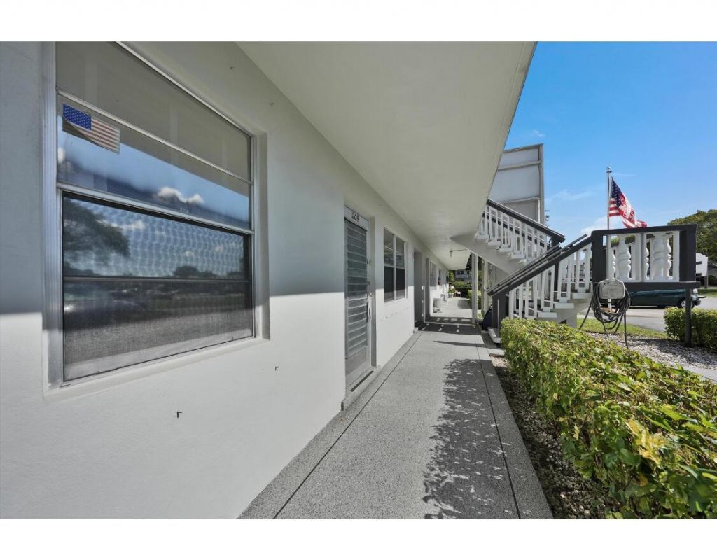 209 Northampton K, West Palm Beach, FL 33417 Photo