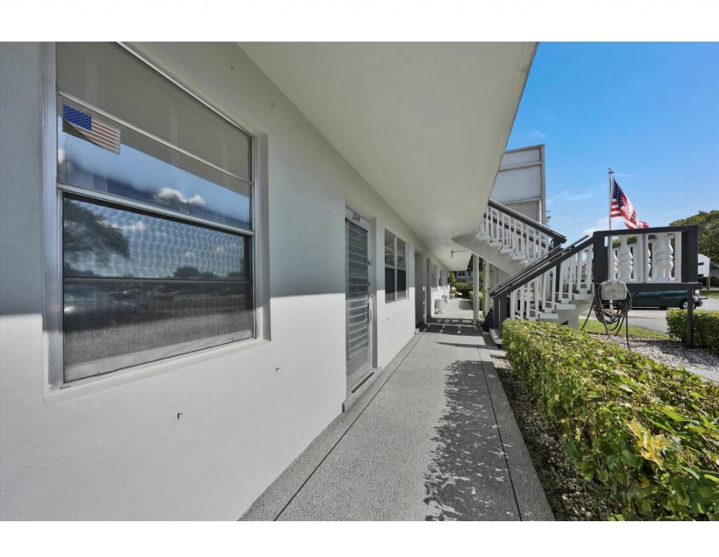 209 Northampton K, West Palm Beach, FL 33417 Photo