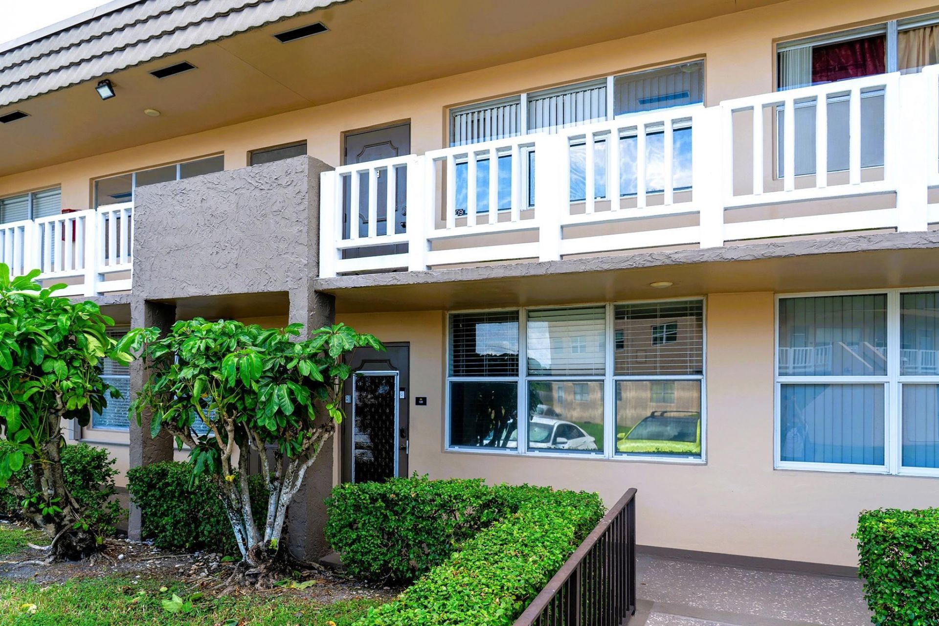 9061 Sunrise Lakes Boulevard, Unit 109, Sunrise, FL 33322 Photo