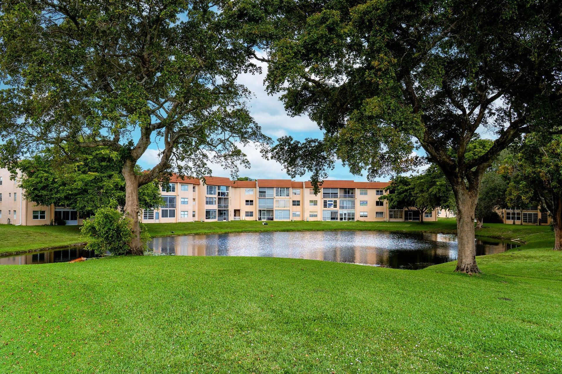9061 Sunrise Lakes Boulevard, Unit 109, Sunrise, FL 33322 Photo