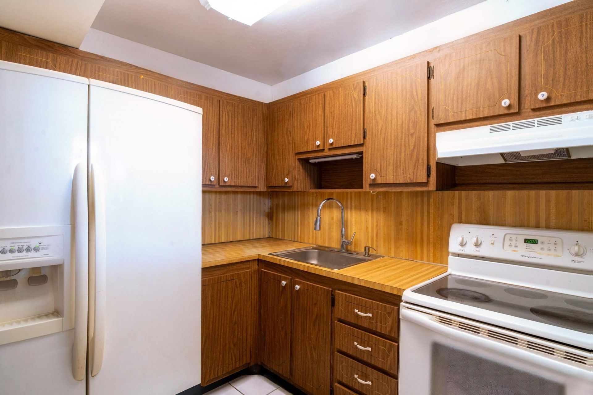 9061 Sunrise Lakes Boulevard, Unit 109, Sunrise, FL 33322 Photo