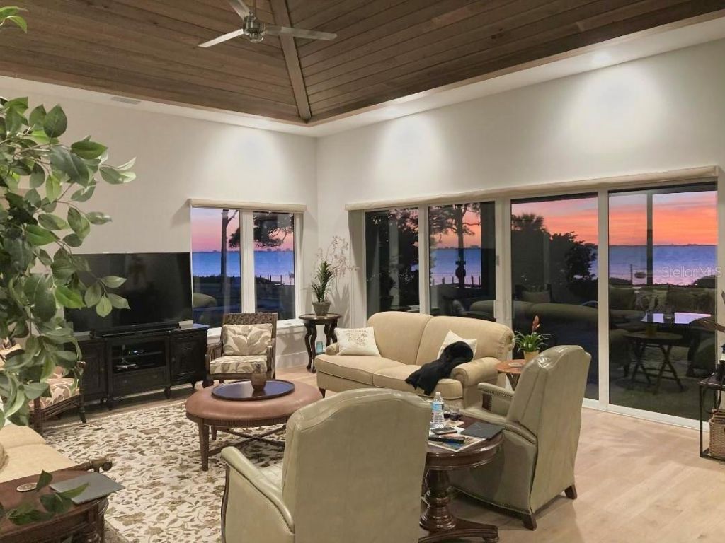 7927 Longbay Boulevard, Sarasota, FL 34243 Photo