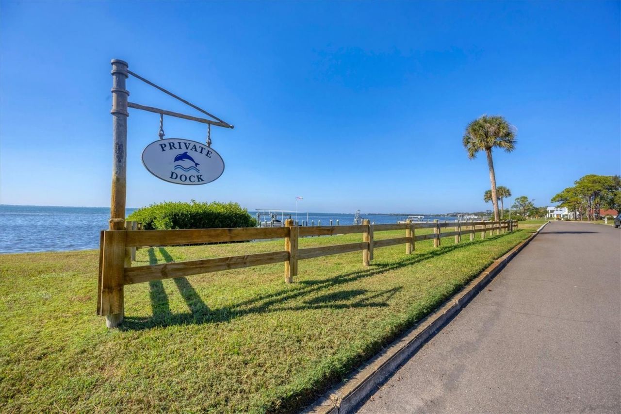 7927 Longbay Boulevard, Sarasota, FL 34243 Photo