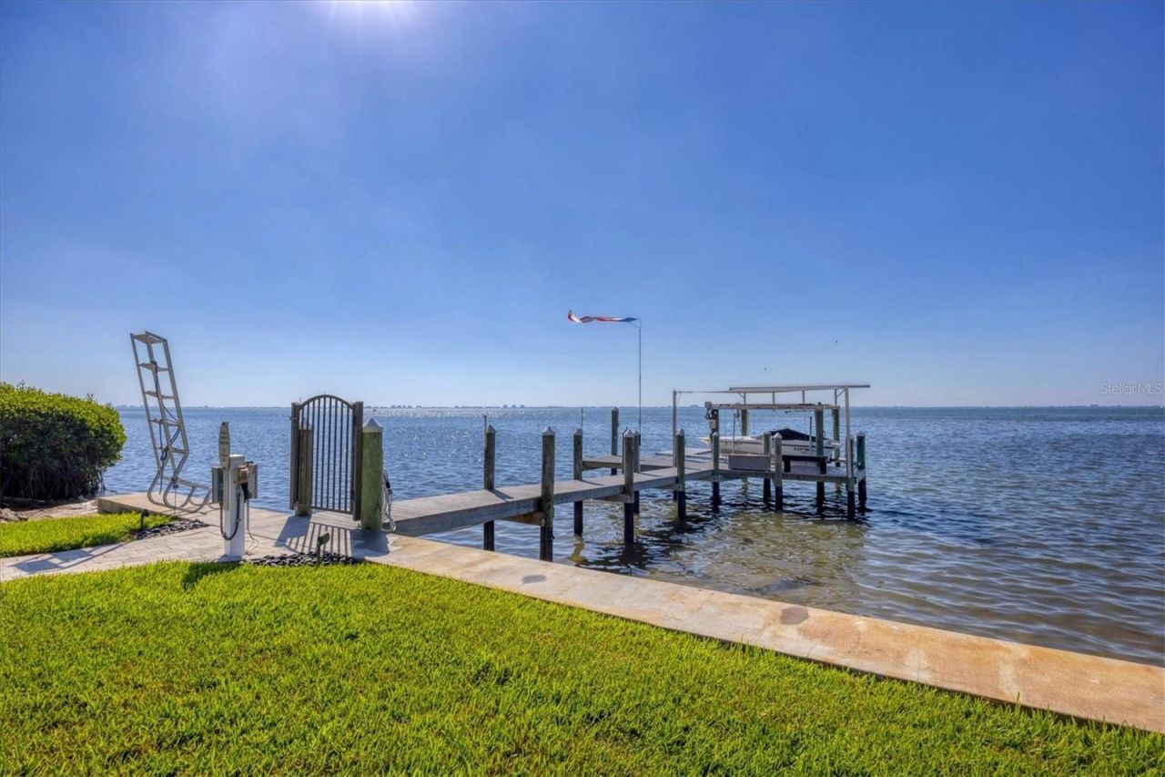 7927 Longbay Boulevard, Sarasota, FL 34243 Photo