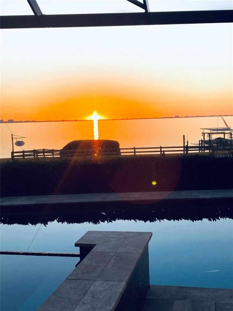 7927 Longbay Boulevard, Sarasota, FL 34243 Photo