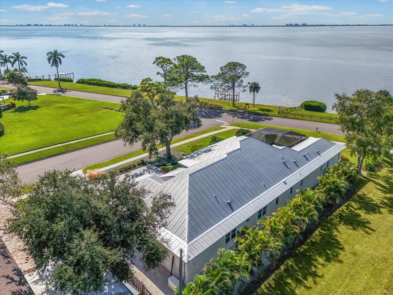 7927 Longbay Boulevard, Sarasota, FL 34243 Photo