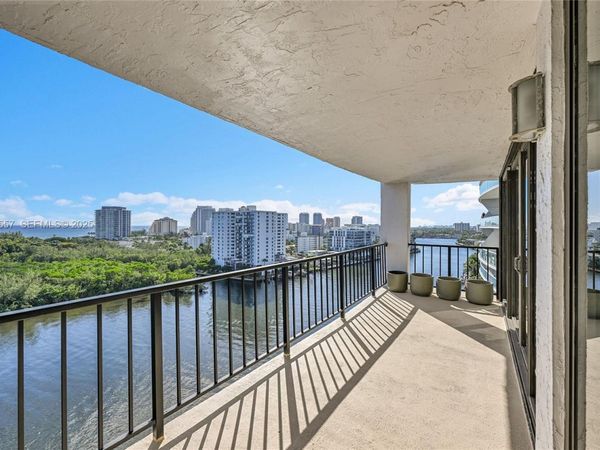 936 Intracoastal Dr, Unit 15H, Fort Lauderdale, FL 33304