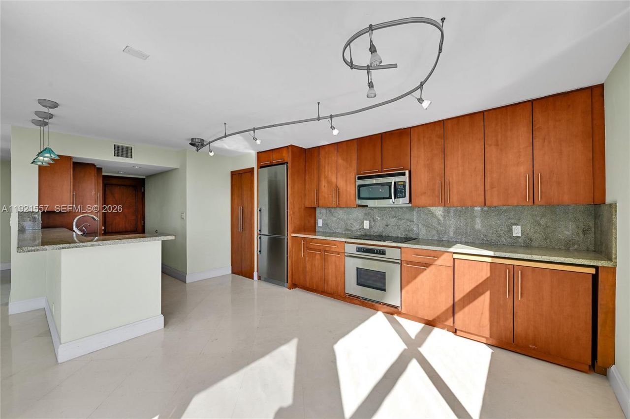 936 Intracoastal Dr, Unit 15H, Fort Lauderdale, FL 33304 Photo